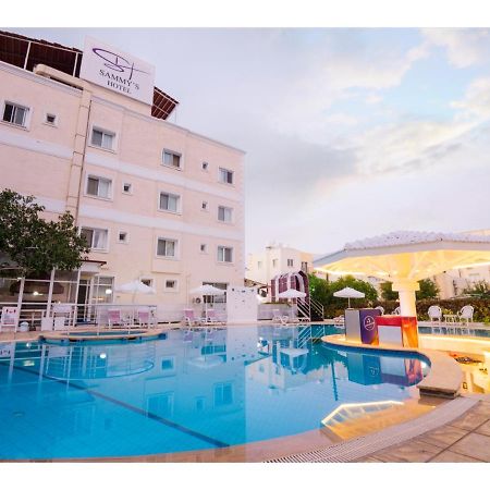 Sammy'S Hotel ไคริเนีย ภายนอก รูปภาพ