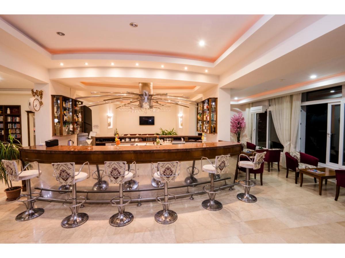 Sammy'S Hotel ไคริเนีย ภายนอก รูปภาพ