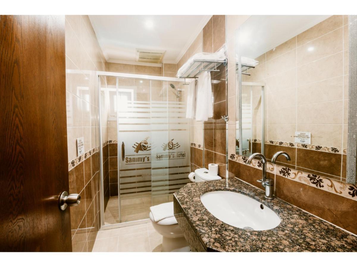 Sammy'S Hotel ไคริเนีย ภายนอก รูปภาพ