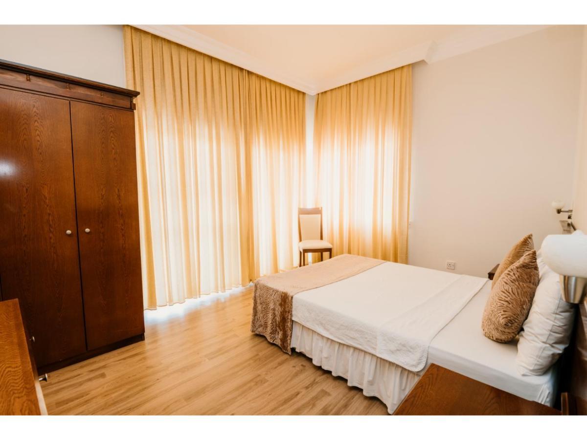 Sammy'S Hotel ไคริเนีย ภายนอก รูปภาพ
