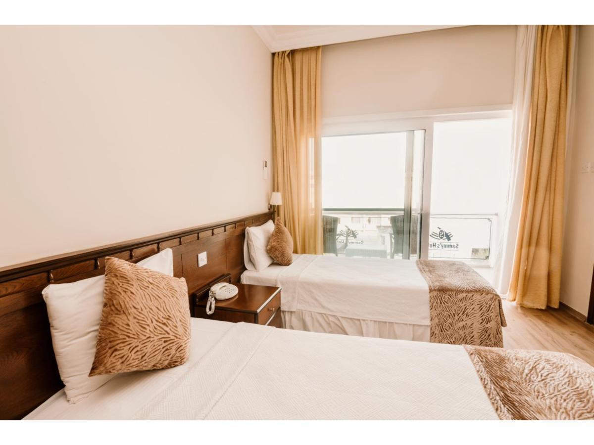 Sammy'S Hotel ไคริเนีย ภายนอก รูปภาพ