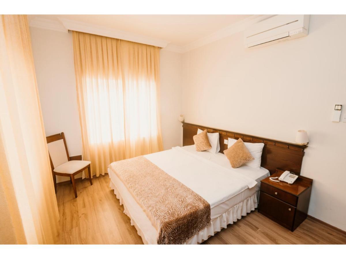 Sammy'S Hotel ไคริเนีย ภายนอก รูปภาพ